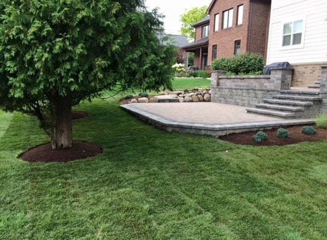 220 S Castell Ave, Rochester, MI 48307 - view of green lawn