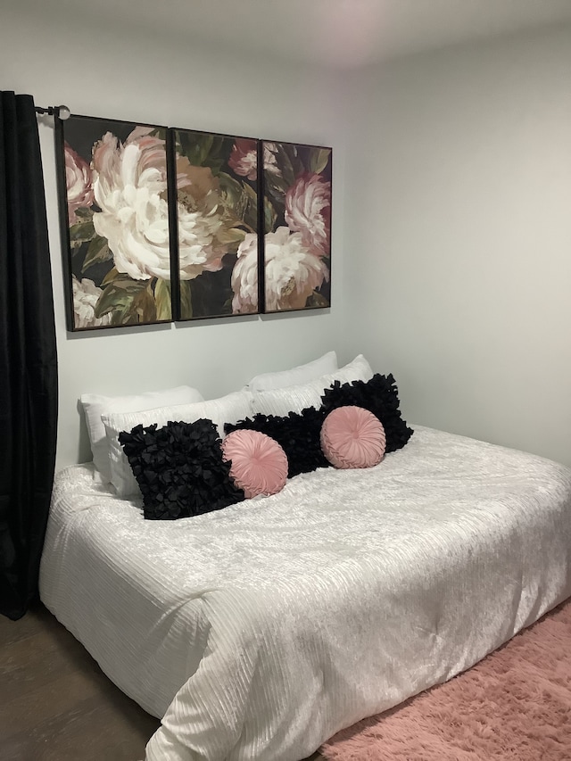bedroom with carpet flooring