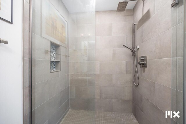 631 Fairview Ave NE Unit 3, Grand Rapids, MI 49503 - bathroom featuring a stall shower