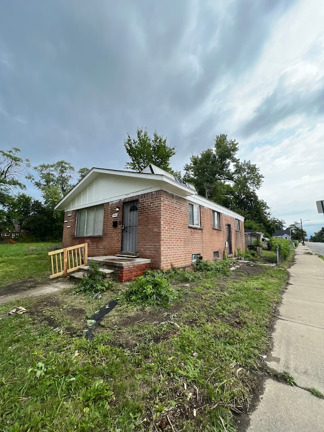 13900 Sussex St, Detroit, MI 48227 - view of front of house featuring brick siding