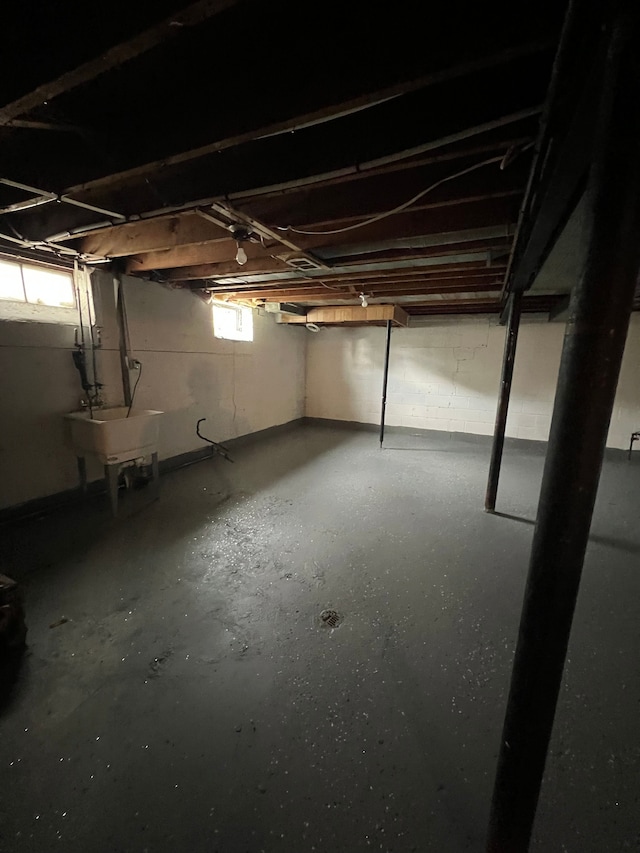 13900 Sussex St, Detroit, MI 48227 - basement with a sink