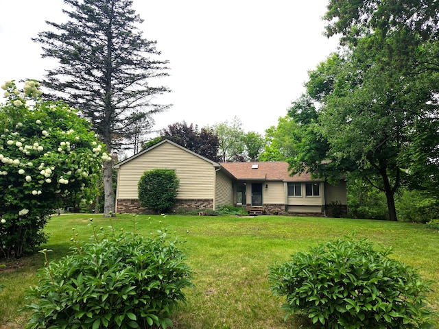 3380 Watersedge Dr, Brighton, MI 48114 - view of front of property with a front yard