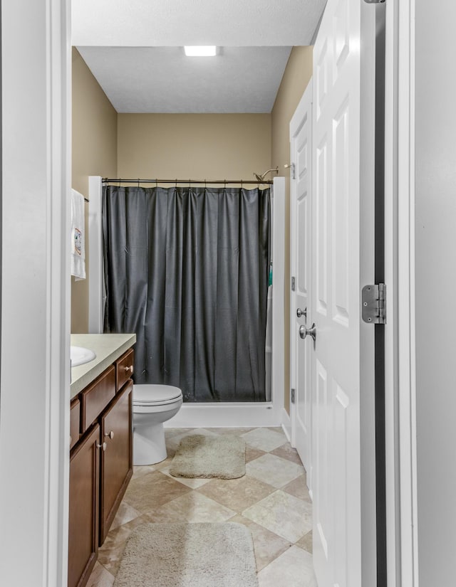 3269 Hopewell Ct NE, Rockford, MI 49341 - full bathroom featuring curtained shower, vanity, and toilet