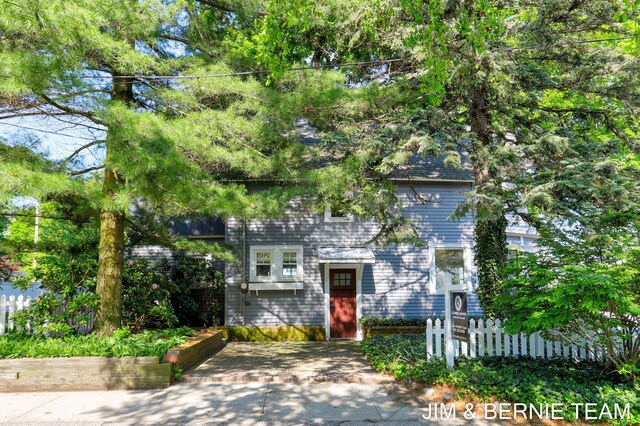 1200 Beach Dr, Holland, MI 49423 - view of front of house