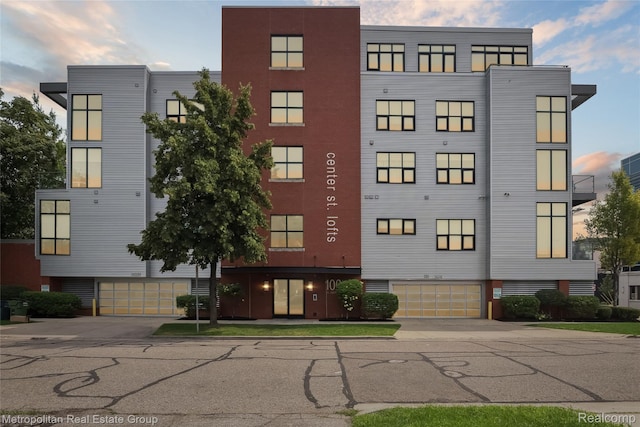 100 N Center St Unit 206, Royal Oak, MI 48067 - photo 1