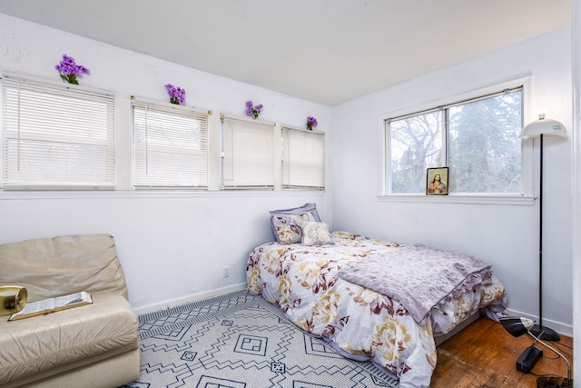 2174 Middlebelt Rd, West Bloomfield, MI 48324 - bedroom featuring baseboards