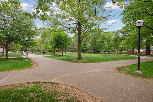 555 E William St, Ann Arbor, MI 48104 - surrounding community featuring a lawn