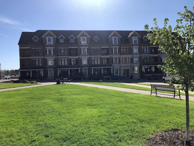 430 Union Ave NE, Grand Rapids, MI 49503 - view of property's community featuring a lawn