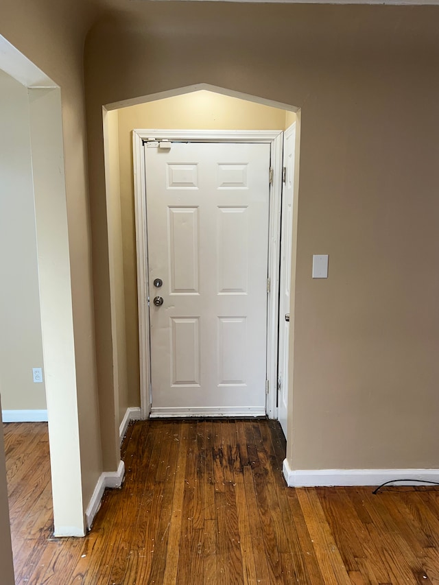 10026 Coyle St, Detroit, MI 48227 - entryway with dark wood-style flooring and baseboards