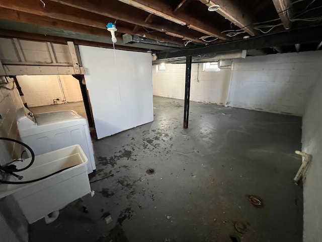 10026 Coyle St, Detroit, MI 48227 - below grade area featuring washer / clothes dryer