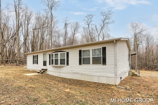 13879 49th St, Grand Junction, MI 49056 - manufactured / mobile home with entry steps