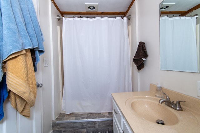 full bath with shower / bath combo and vanity