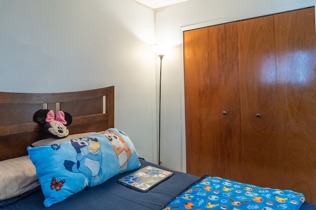 bedroom featuring a closet