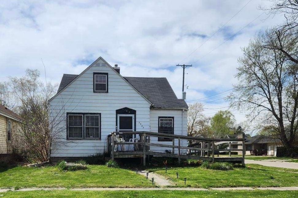 2465 N Bond St, Saginaw, MI 48602 - photo 1