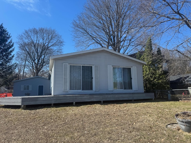 Listing photo 2 for 257 S Gull Lake Dr, Richland MI 49083