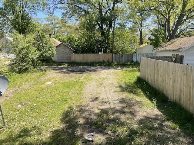 1776 Mcilwrath St, Muskegon, MI 49442 - view of yard