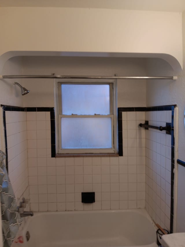 19726 Moross Rd, Detroit, MI 48224 - bathroom featuring shower / bath combination