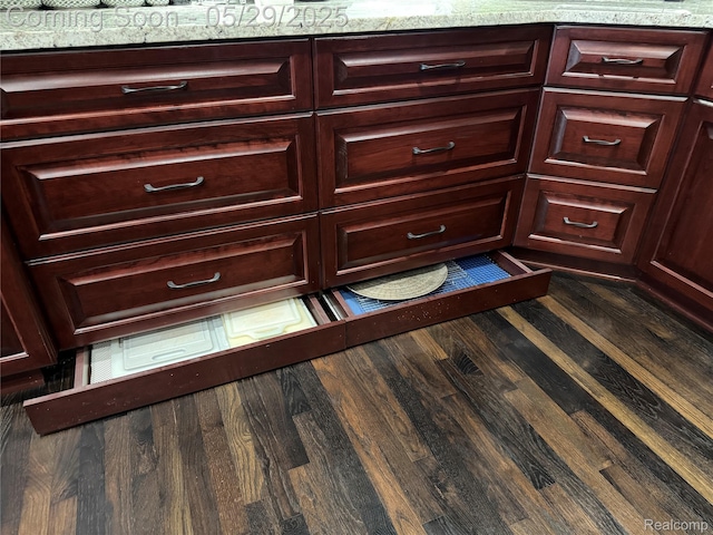 56098 Walker Ct, Macomb, MI 48042 - detailed view of wood finished floors
