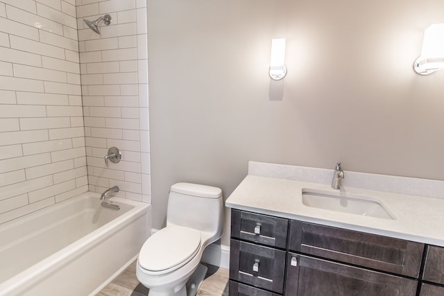 1044 Lakeside Dr, Birmingham, MI 48009 - full bath featuring toilet, bathing tub / shower combination, vanity, and baseboards