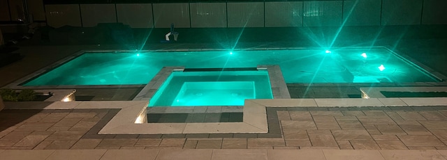 1044 Lakeside Dr, Birmingham, MI 48009 - view of swimming pool with a pool with connected hot tub