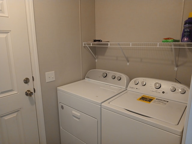 CharlamageAvenue Charlamagne, Clinton Township, MI 48038 - laundry area with washer and clothes dryer and laundry area