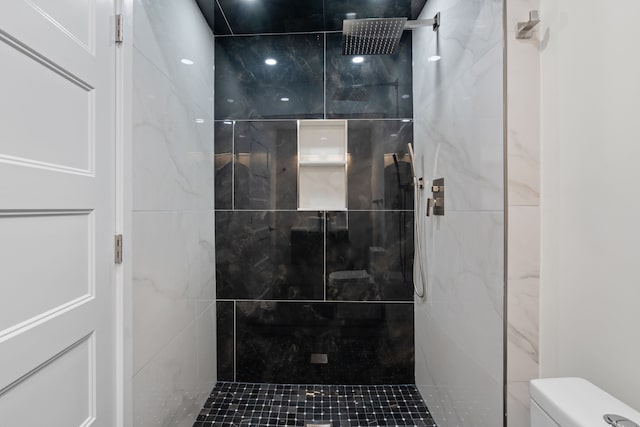 30728 W 14 Mile Rd, West Bloomfield, MI 48322 - full bath featuring toilet and a tile shower