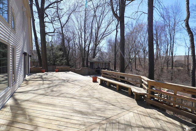 7241 Hidden Valley Dr, Lambertville, MI 48144 - view of wooden deck