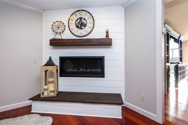 1405 S Sashabaw Rd, Ortonville, MI 48462 - details featuring a large fireplace, crown molding, baseboards, and wood finished floors