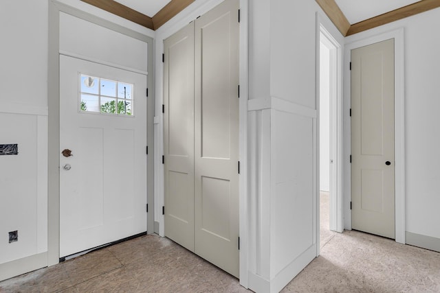 215 Nottingham Dr, Brooklyn, MI 49230 - entryway featuring a decorative wall