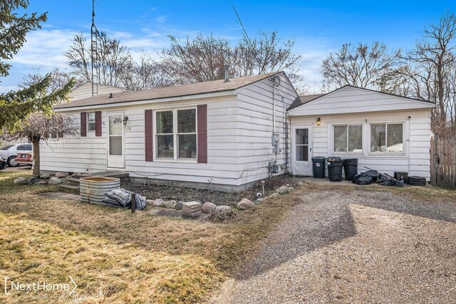 2076 Ala St, Burton, MI 48519 - photo 3