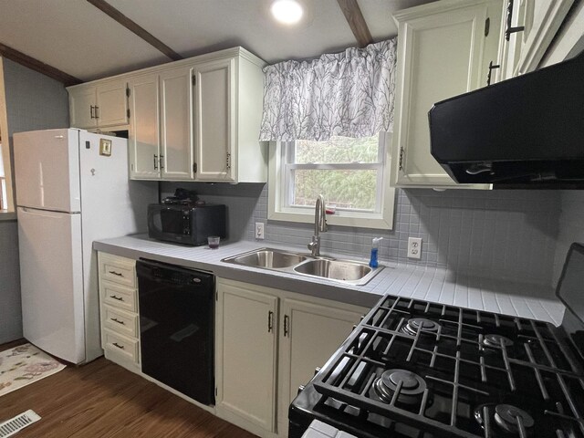 7548 Donna St, Lake, MI 48632