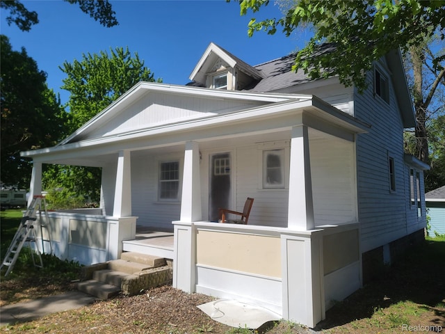3685 Main St, Akron, MI 48701 - view of front of house with covered porch