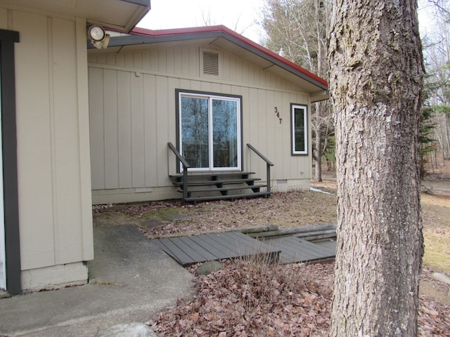 exterior space featuring crawl space