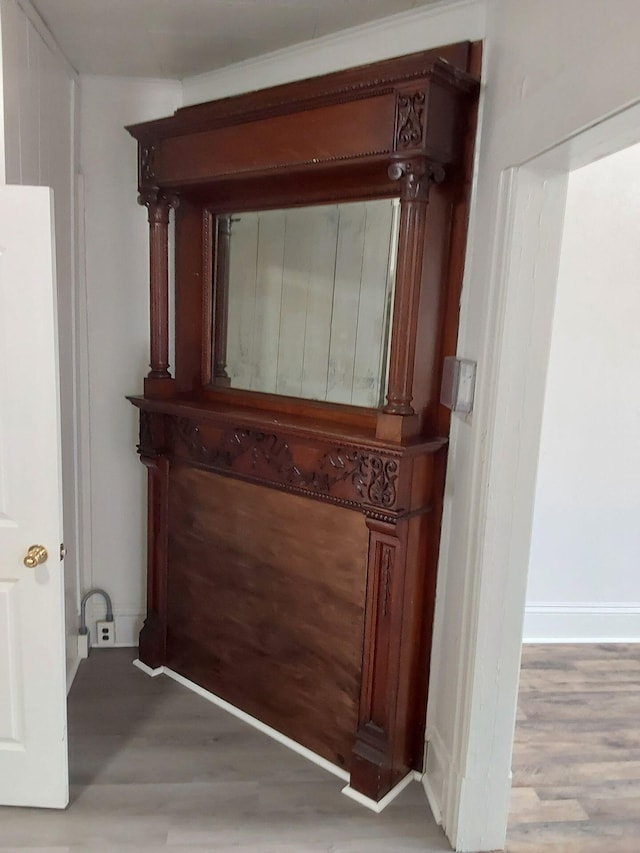 612 Lansing Ave, Jackson, MI 49202 - detailed view of wood finished floors