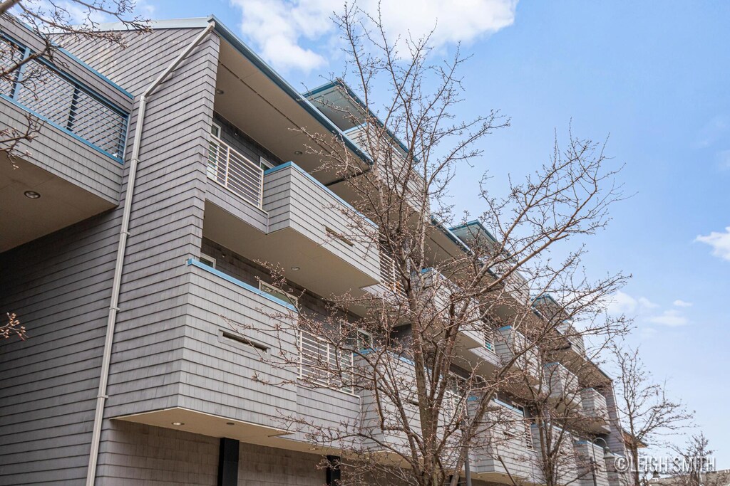 529 Miller Dr Unit 301, Grand Haven, MI 49417 - view of building exterior