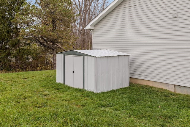 33172 Swallow Dr, Rockwood, MI 48173 - view of shed