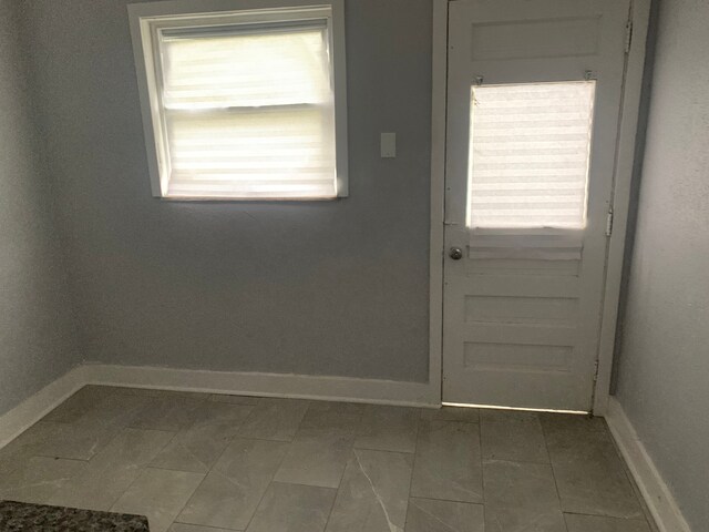 14839 Rutherford St, Detroit, MI 48227 - entryway with baseboards