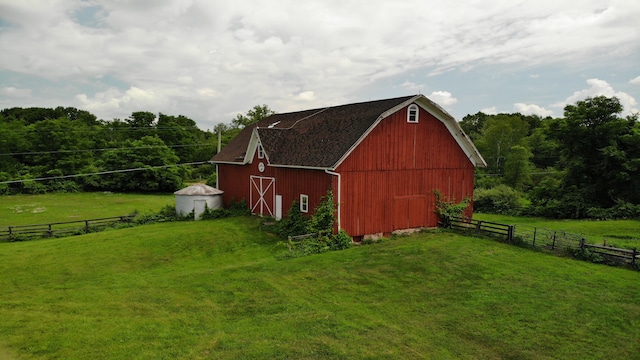 8162 Groveland Rd, Holly, MI 48442 - view of barn