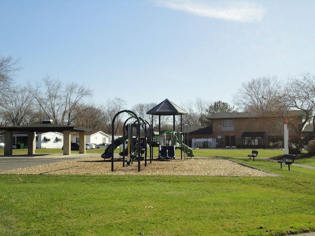 22025 Duvall, Romulus, MI 48174 - community play area with a yard