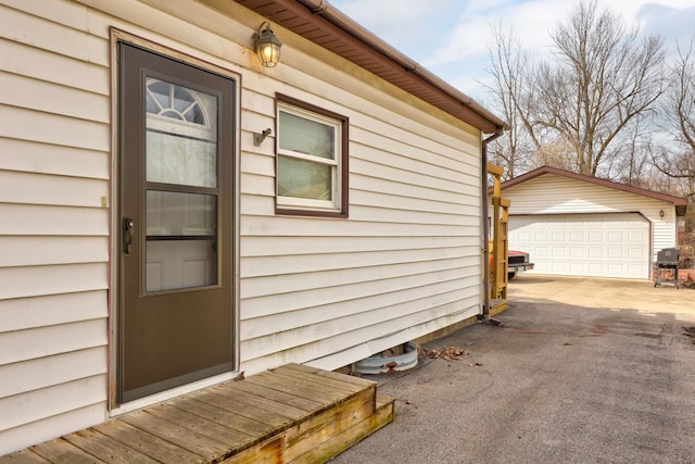 2981 Harrison St, Saginaw, MI 48604 - view of exterior entry featuring a garage