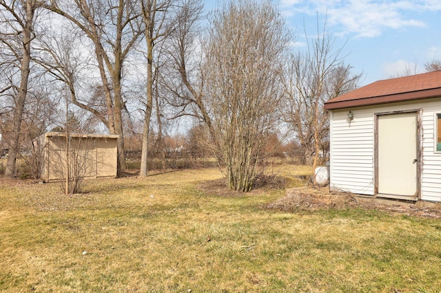 2981 Harrison St, Saginaw, MI 48604 - view of yard with an outbuilding