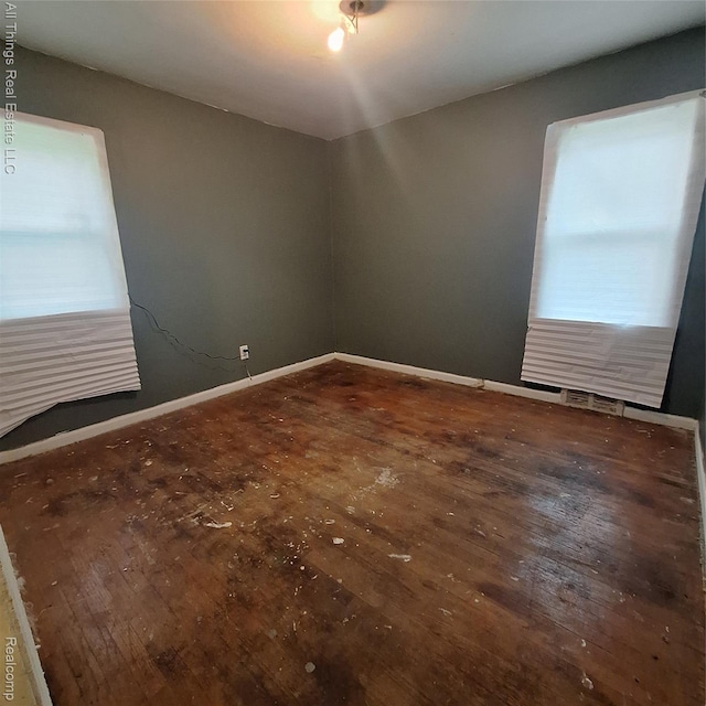 15368 Greydale St, Detroit, MI 48223 - spare room with wood-type flooring and baseboards