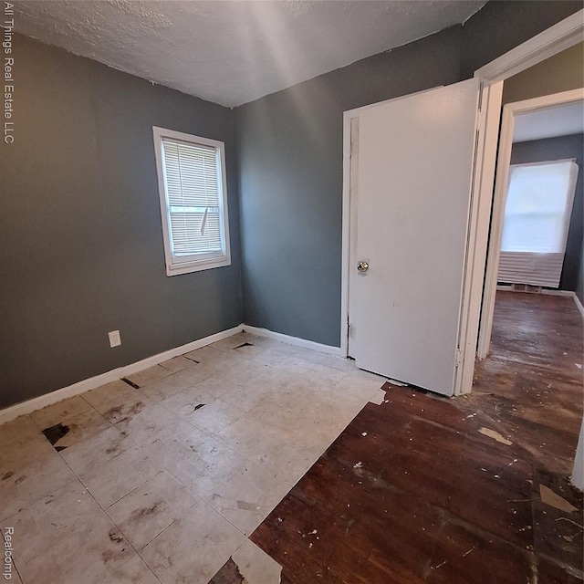 15368 Greydale St, Detroit, MI 48223 - spare room with baseboards