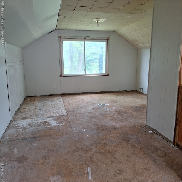 15368 Greydale St, Detroit, MI 48223 - bonus room featuring lofted ceiling