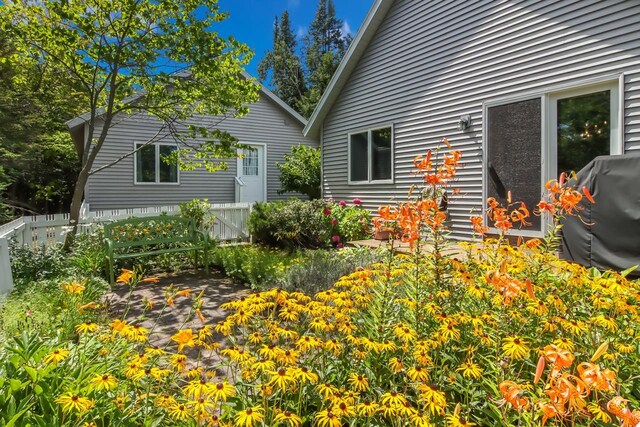 4537 E Duck Lake Rd, Lake Leelanau, MI 49653