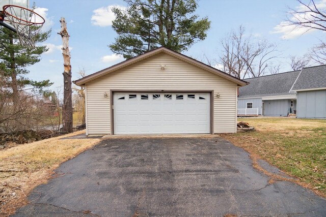 view of detached garage