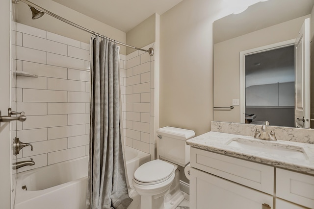 2667 Oxford Cir, Ann Arbor, MI 48103 - bathroom featuring shower / tub combo with curtain, toilet, and vanity