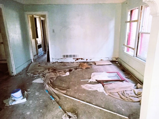 3741 Tyler St, Detroit, MI 48238 - spare room with visible vents
