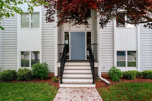 750 Centre Pl, Traverse City, MI 49686 - property entrance