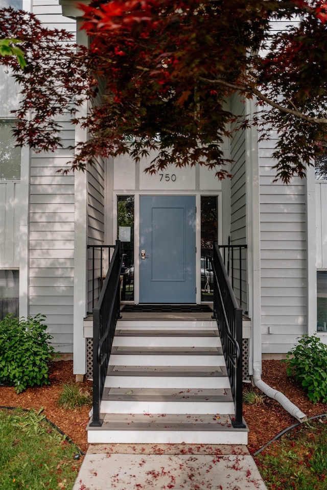750 Centre Pl, Traverse City, MI 49686 - doorway to property